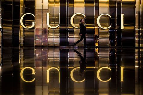 gucci ha perso credito per l'evasione fiscale|Gucci Tax Scandal Spreads as Italy Investigates Executive Pay.